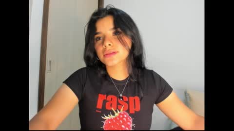 Snapshot of shara_jones chatting on 03-07-25, 05:40 Sara online show from 03-07-25, 05:40