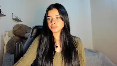 Snapshot of shara_jones chatting on 09-14-25, 06:01 Sara online show from 09-14-25, 06:01