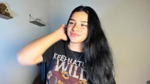 Snapshot of shara_jones chatting on 11-14-25, 05:06 Sara online show from 11-14-25, 05:06