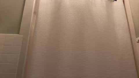 Snapshot of shark1865 chatting on 01-28-25, 09:50 shark1865 online show from 01-28-25, 09:50