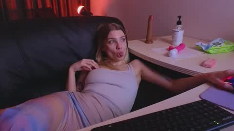 Candy online show from 01-15-26, 02:32