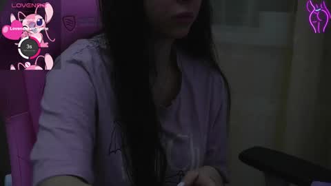 Snapshot of sharkgirl_ chatting on 01-08-25, 02:25 Miley online show from 01-08-25, 02:25