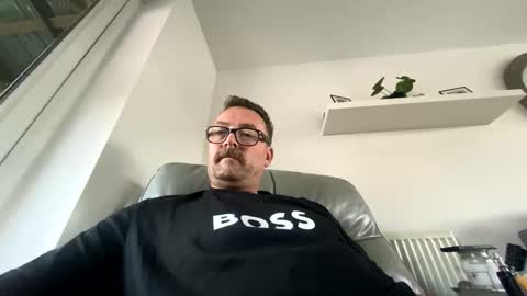 Snapshot of sharksboy16 chatting on 10-05-25, 06:56 Sharksboy online show from 10-05-25, 06:56