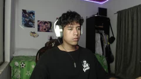 Snapshot of sharky_g chatting on 12-31-24, 05:33 Frqnko online show from 12-31-24, 05:33