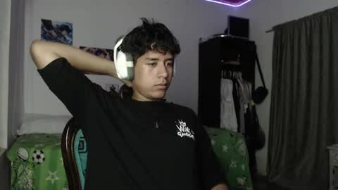 Snapshot of sharky_g chatting on 12-31-24, 10:15 Frqnko online show from 12-31-24, 10:15