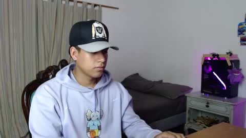 Snapshot of sharky_g chatting on 09-27-25, 07:24 Frqnko online show from 09-27-25, 07:24