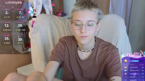 Snapshot of sharli_rose chatting on 02-23-25, 06:23 Sharli online show from 02-23-25, 06:23