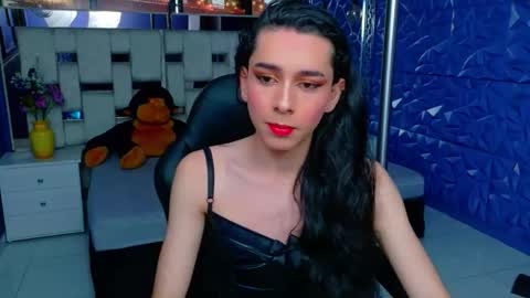 Snapshot of sharlon_ chatting on 04-06-26, 01:23 Sharlond online show from 04-06-26, 01:23