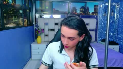 Snapshot of sharlon_ chatting on 04-13-26, 01:05 Sharlond online show from 04-13-26, 01:05