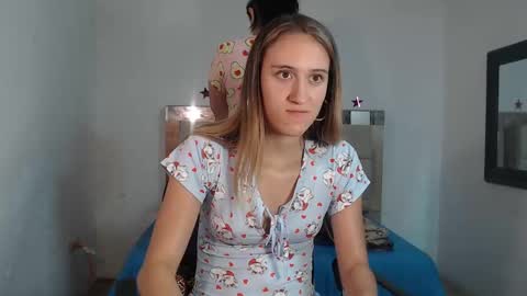 Snapshot of sharlotte__jones chatting on 02-06-25, 05:09 Sara online show from 02-06-25, 05:09