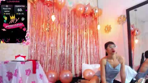 Snapshot of sharon_leather chatting on 09-19-25, 12:17 sharon_leather online show from 09-19-25, 12:17