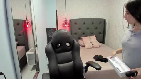 Snapshot of sharonblake5 chatting on 10-10-25, 07:35 M A G N O online show from 10-10-25, 07:35
