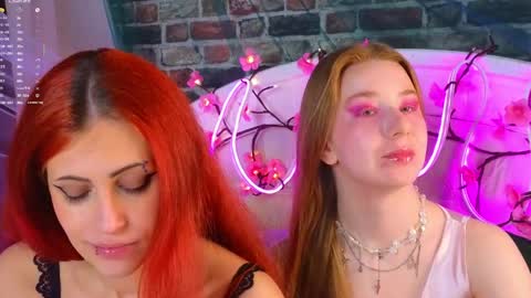 Lola and Stacey online show from 04-09-26, 08:14