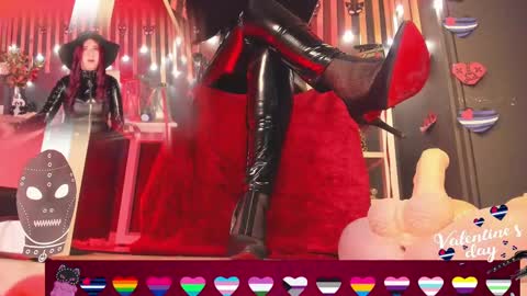 Snapshot of sharoon_gold chatting on 02-15-25, 09:15 Your mistress Sharon online show from 02-15-25, 09:15