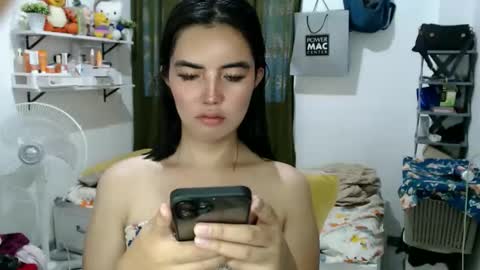 Snapshot of shasha_carreon chatting on 11-15-25, 03:48 shasha online show from 11-15-25, 03:48