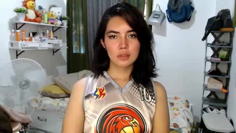 Snapshot of shasha_carreon chatting on 11-25-25, 01:49 shasha online show from 11-25-25, 01:49