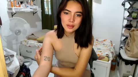 Snapshot of shasha_carreon chatting on 11-28-25, 12:46 shasha online show from 11-28-25, 12:46