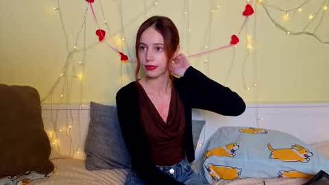 Snapshot of shaundawoodert chatting on 11-07-25, 12:05 Sophie online show from 11-07-25, 12:05