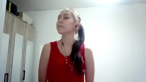 Annette online show from 12-04-25, 11:41