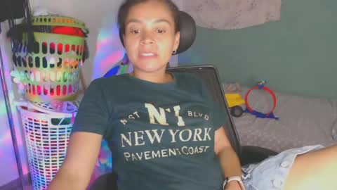 Snapshot of shayna_cute chatting on 06-29-26, 01:23 Shayna online show from 06-29-26, 01:23