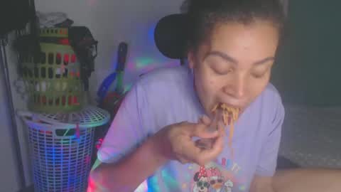 Snapshot of shayna_cute chatting on 06-30-26, 12:44 Shayna online show from 06-30-26, 12:44