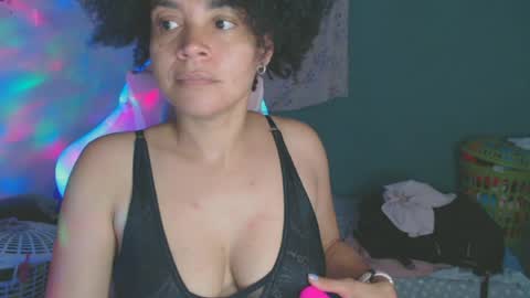 Snapshot of shayna_cute chatting on 07-11-26, 02:25 Shayna online show from 07-11-26, 02:25