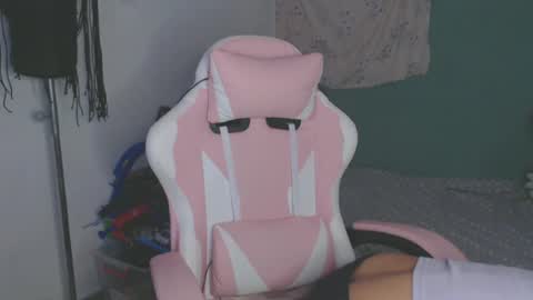 Snapshot of shayna_cute chatting on 07-18-26, 02:49 Shayna online show from 07-18-26, 02:49