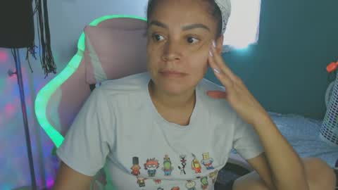 Snapshot of shayna_cute chatting on 07-29-26, 08:29 Shayna online show from 07-29-26, 08:29
