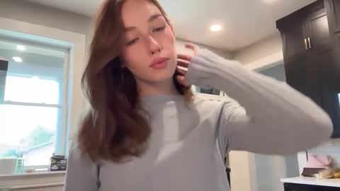 Snapshot of sheababyyy chatting on 05-31-26, 02:24 Shea xx online show from 05-31-26, 02:24