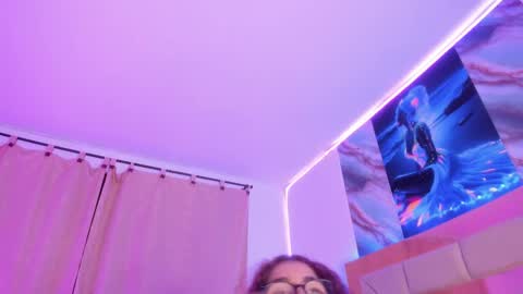 Snapshot of sheeylaroee chatting on 02-13-25, 05:48 Heidy online show from 02-13-25, 05:48