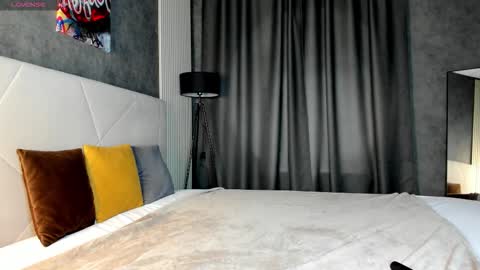 Amely online show from 09-21-25, 08:16