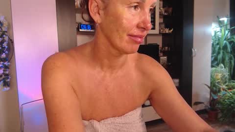 Sheila GMT 2 Tuesday Wednesday Friday Saturday Sunday- 8  5  online show from 10-13-25, 05:29