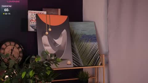 Snapshot of shelleyborom chatting on 10-06-25, 03:59 Sofia online show from 10-06-25, 03:59