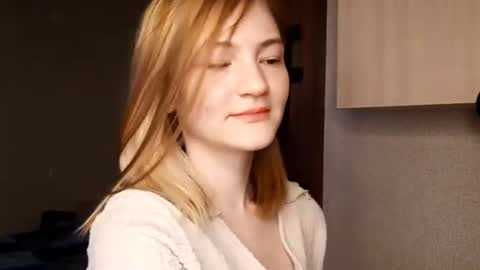 Snapshot of shelliegoza chatting on 06-19-26, 05:06 Ashley online show from 06-19-26, 05:06