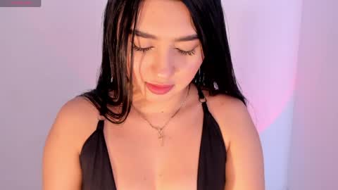Snapshot of shelly_rohades chatting on 05-17-26, 05:16 online show from 05-17-26, 05:16