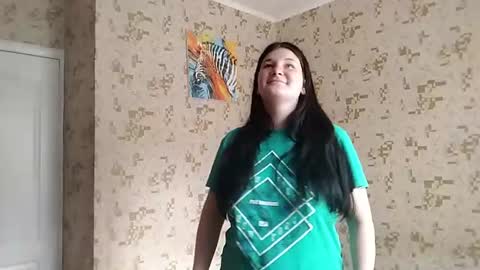 Snapshot of shellydiffley chatting on 06-12-26, 03:11 Shelly online show from 06-12-26, 03:11