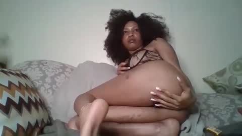 Snapshot of shellymadonna chatting on 09-27-25, 06:57 shellymadonna online show from 09-27-25, 06:57