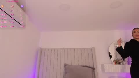 shelynna_azzul online show from 07-13-26, 12:19