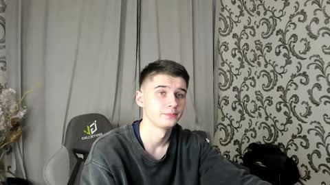 Max online show from 11-08-25, 07:23