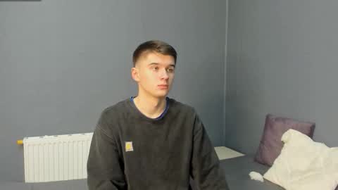 Max online show from 11-11-25, 06:41