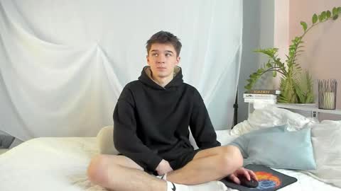 Max online show from 02-18-26, 07:10