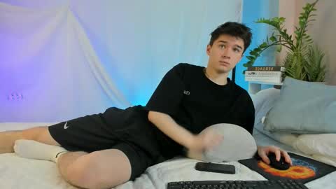 Max online show from 02-25-26, 04:55