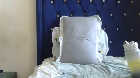 Snapshot of sherry_l chatting on 11-23-25, 10:37 sherry_l online show from 11-23-25, 10:37