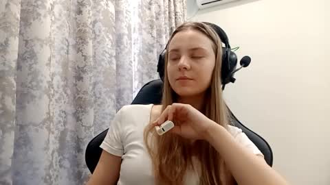 Snapshot of sherrylkeep chatting on 12-19-25, 06:20 Lisa online show from 12-19-25, 06:20