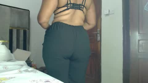 Snapshot of sherrysaa chatting on 02-16-25, 03:59 Sherry l online show from 02-16-25, 03:59