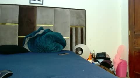 Snapshot of sherrysaa chatting on 03-03-25, 03:20 Sherry l online show from 03-03-25, 03:20