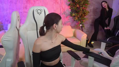 Snapshot of sheryl_elegance chatting on 12-04-24, 03:43 Sheryl online show from 12-04-24, 03:43