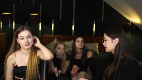 Snapshot of sheryl_elegance chatting on 12-17-24, 06:42 Sheryl online show from 12-17-24, 06:42