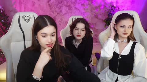 Snapshot of sheryl_elegance chatting on 01-13-25, 11:41 Sheryl online show from 01-13-25, 11:41