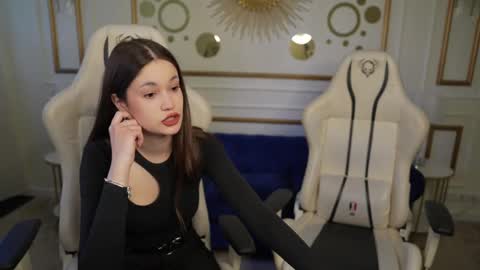 Snapshot of sheryl_elegance chatting on 03-06-25, 11:47 Sheryl online show from 03-06-25, 11:47